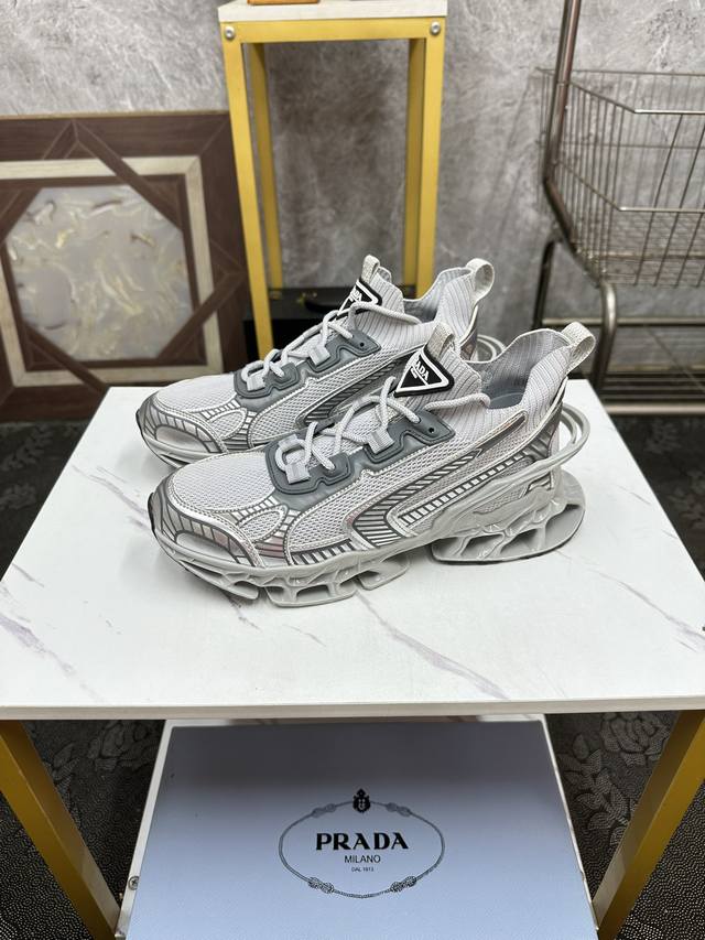 Prada-普拉达 顶级版本，套楦工艺，油边工艺，面料：高档牛皮。38–44 45订做不退换 M5